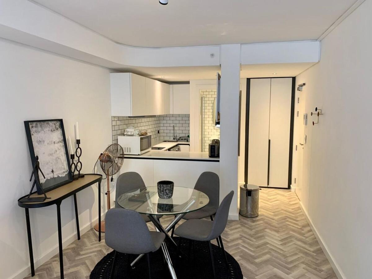 Upper Large Sunny Apartment